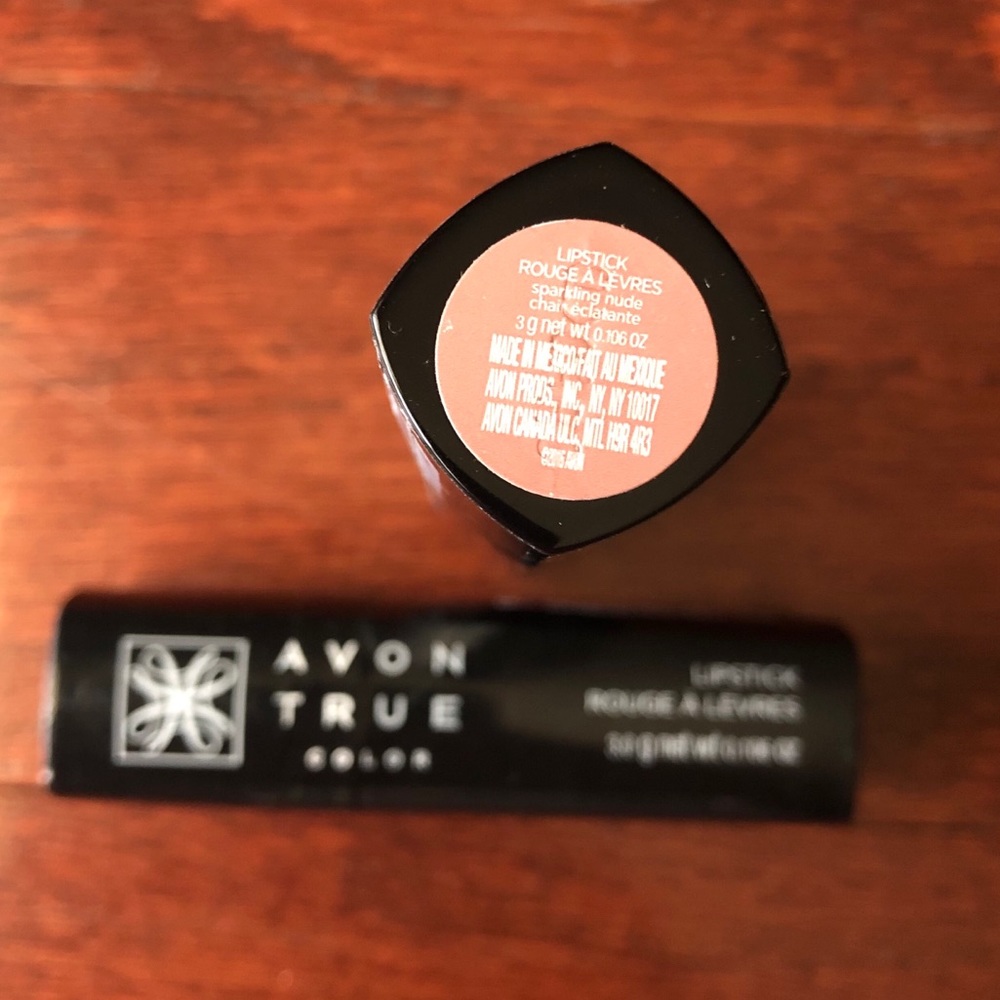 New and sealed Avon true color lipstick